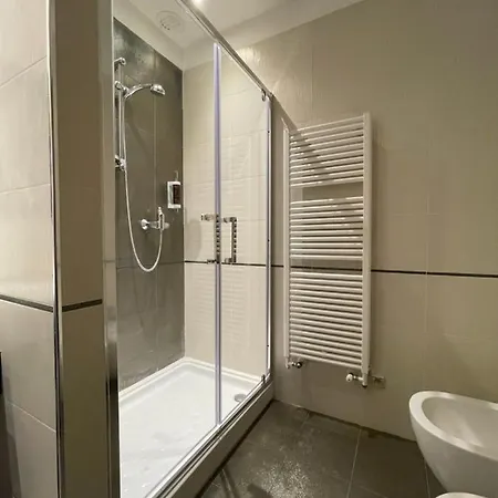 Confidence Ligabue Hotell Guastalla