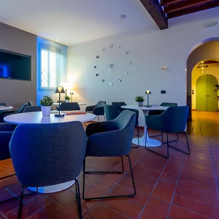 Hotel Confidence Ligabue