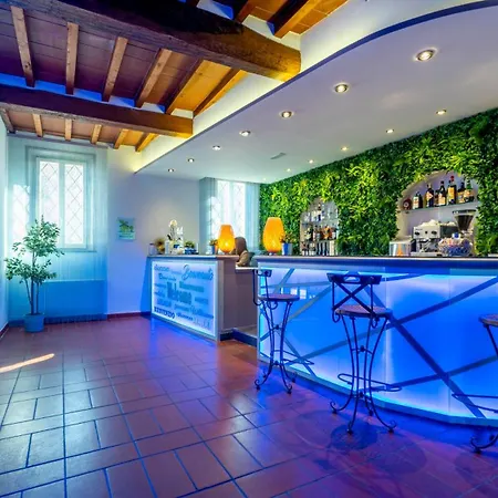 Confidence Ligabue Hotell 4*