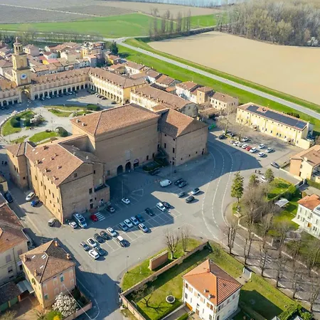 Confidence Ligabue Hotell Guastalla