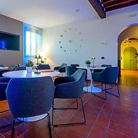 Hotel Confidence Ligabue