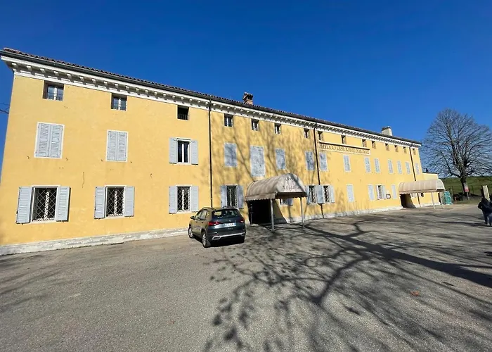 Confidence Ligabue Hotel