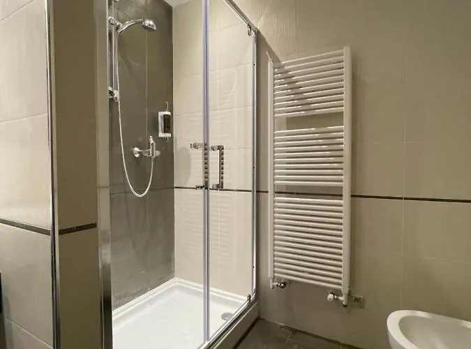 Confidence Ligabue Hotell Guastalla